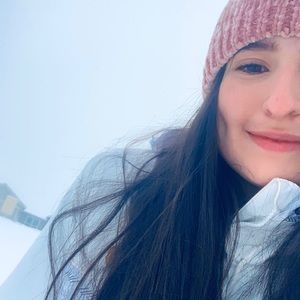 Meet your Posher, Andrea